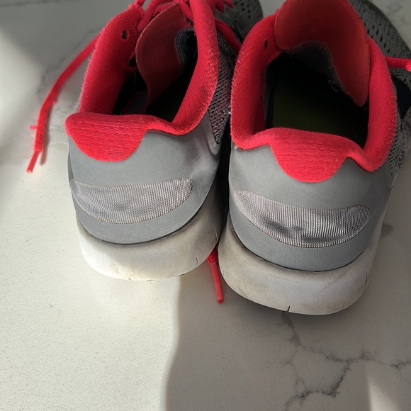 Nike - Picture 4 of 4